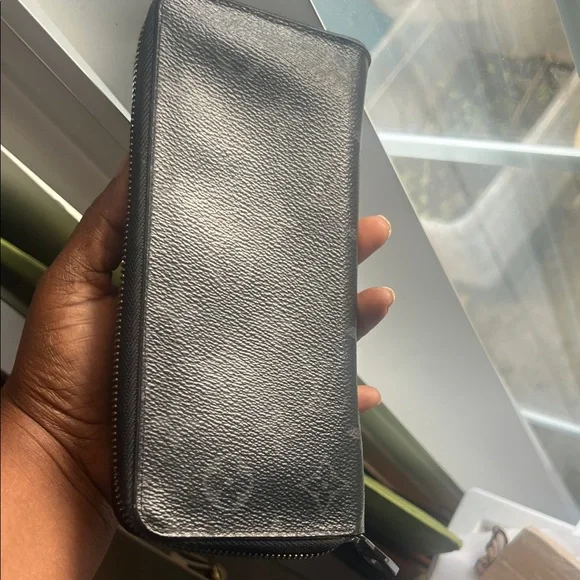 Louis Vuitton Black Monogram Zipper Wallet - Picture 4 of 10